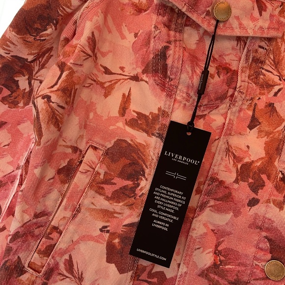 Liverpool Los Angeles - Pink Floral Printed Cropped Eco Jacket With Frayed Hem - Picture 6 of 16